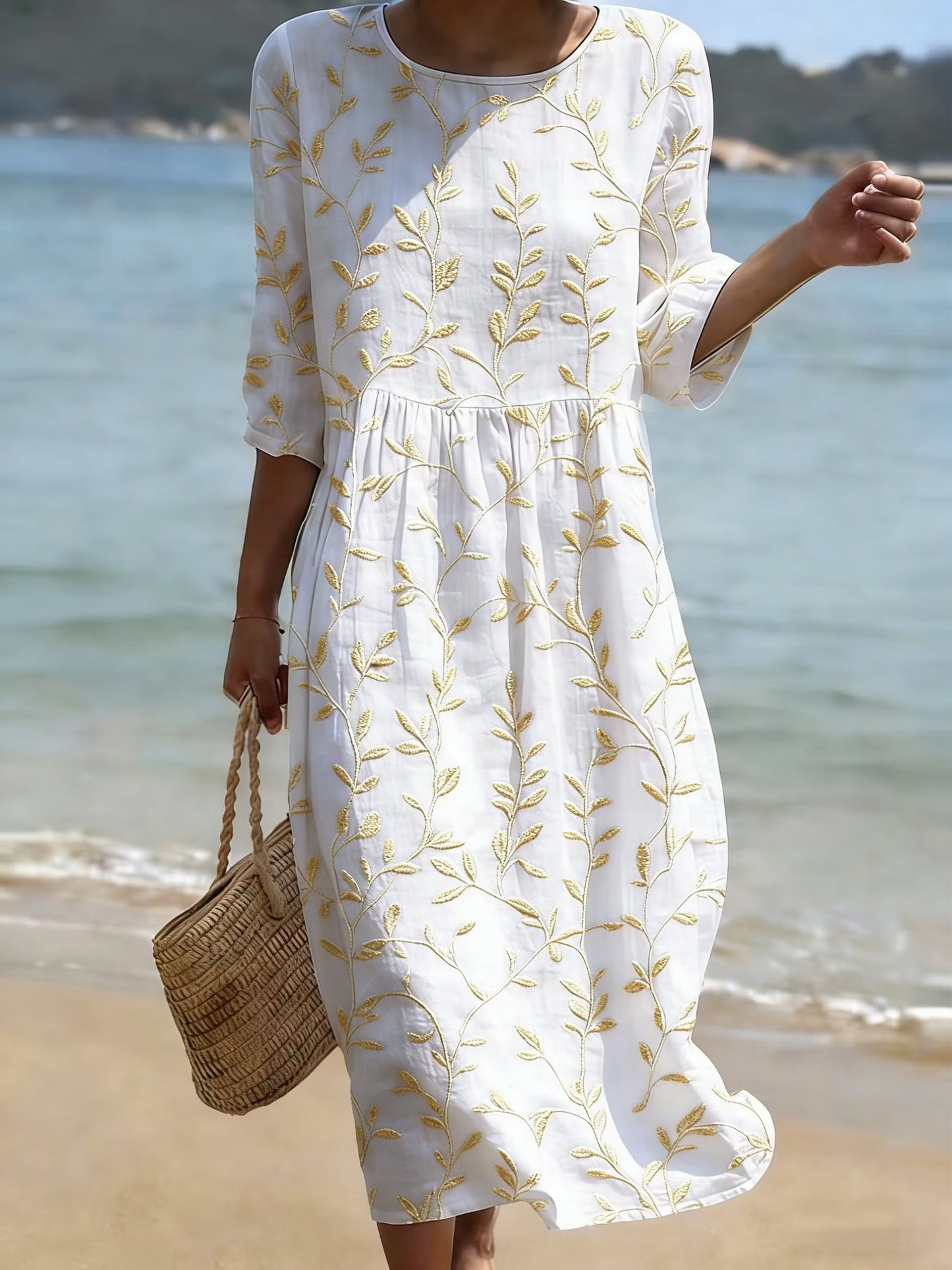 María José | Vestido blanco con flores vintage bordadas