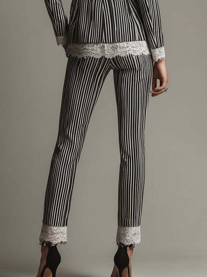 Pantalones Vintage de Rayas con Detalles de Encaje