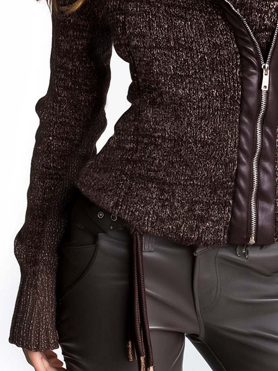 Chaqueta de punto marrón con cremallera asimétrica