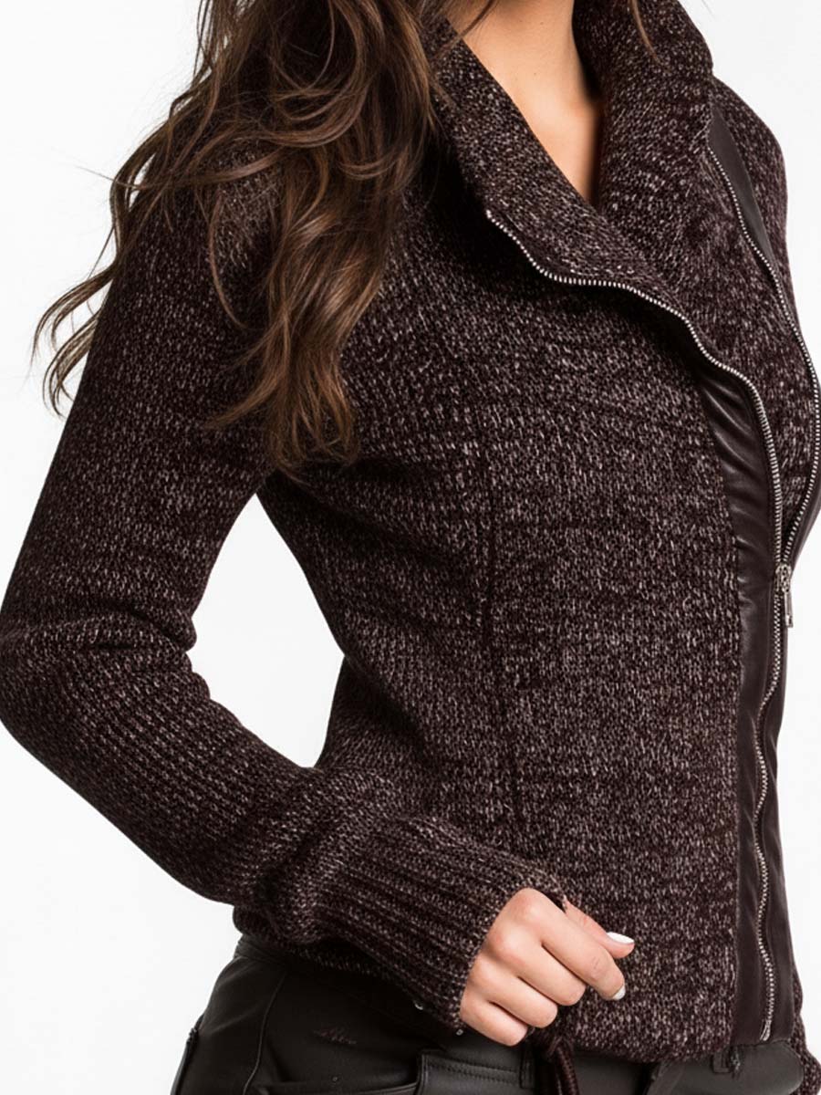 Chaqueta de punto marrón con cremallera asimétrica