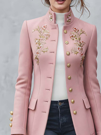 Abrigo rosa de lana con bordado metálico