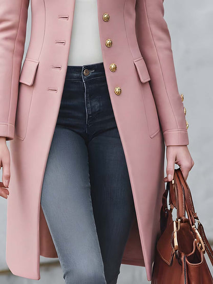 Abrigo rosa de lana con bordado metálico