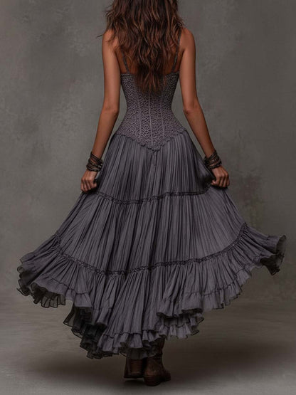Vestido Maxi Gris Oscuro con Cuerpo de Encaje y Falda Escalonada