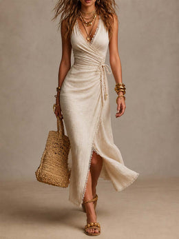 Vestido midi de lino natural cruzado con fruncido y detalles de encaje