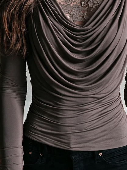 Top Boho Color Taupe Dos en Uno con Encaje, Cuello Alto y Escote Drapeado