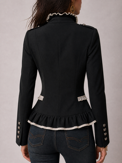 Blazer negro con ribete de volantes en contraste