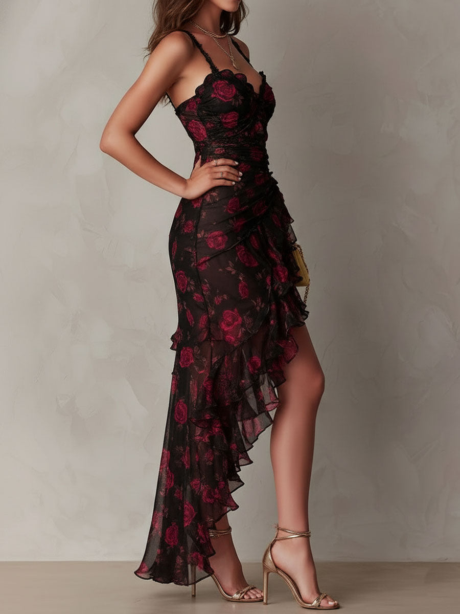 Vestido Boho Chic Negro y Rojo con Estampado Floral, Fruncido, Encaje y Bajo de Volantes