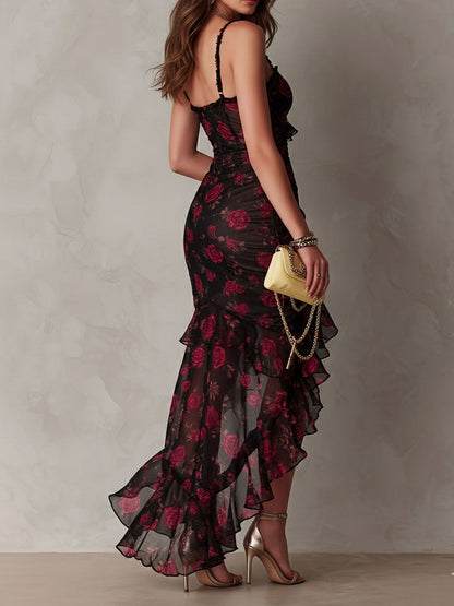 Vestido Boho Chic Negro y Rojo con Estampado Floral, Fruncido, Encaje y Bajo de Volantes