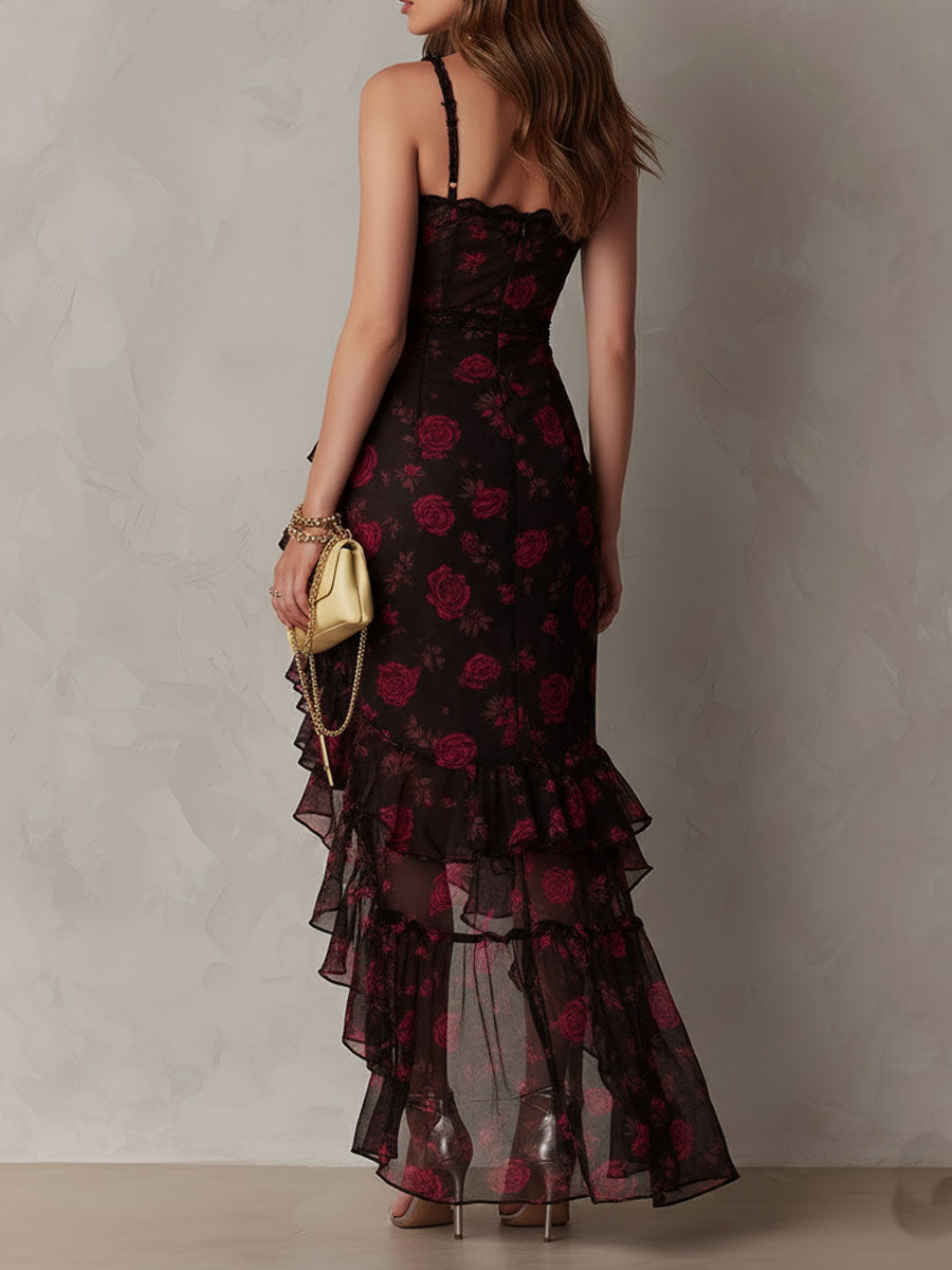 Vestido Boho Chic Negro y Rojo con Estampado Floral, Fruncido, Encaje y Bajo de Volantes
