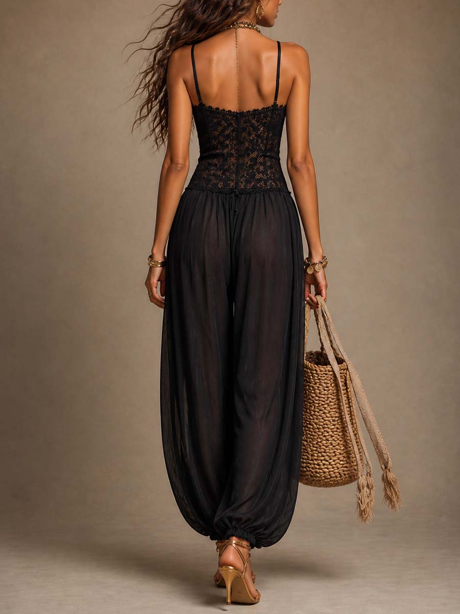 Mono Negro de Chifón con Encaje, Cuello Halter y Pantalón Harem