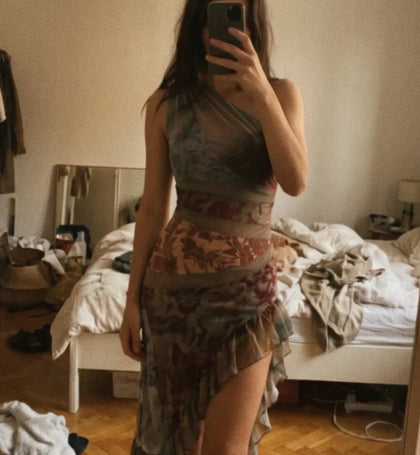 Elena H.