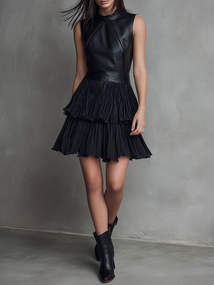 Vestido Mini Chic de Ecopiel Negra con Falda de Gasa Plisada en Capas